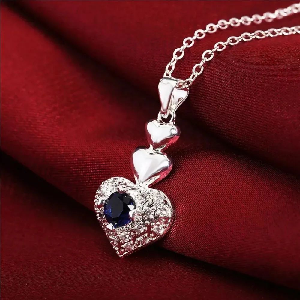 The Something Blue Heart pendant necklace in sapphire and 925